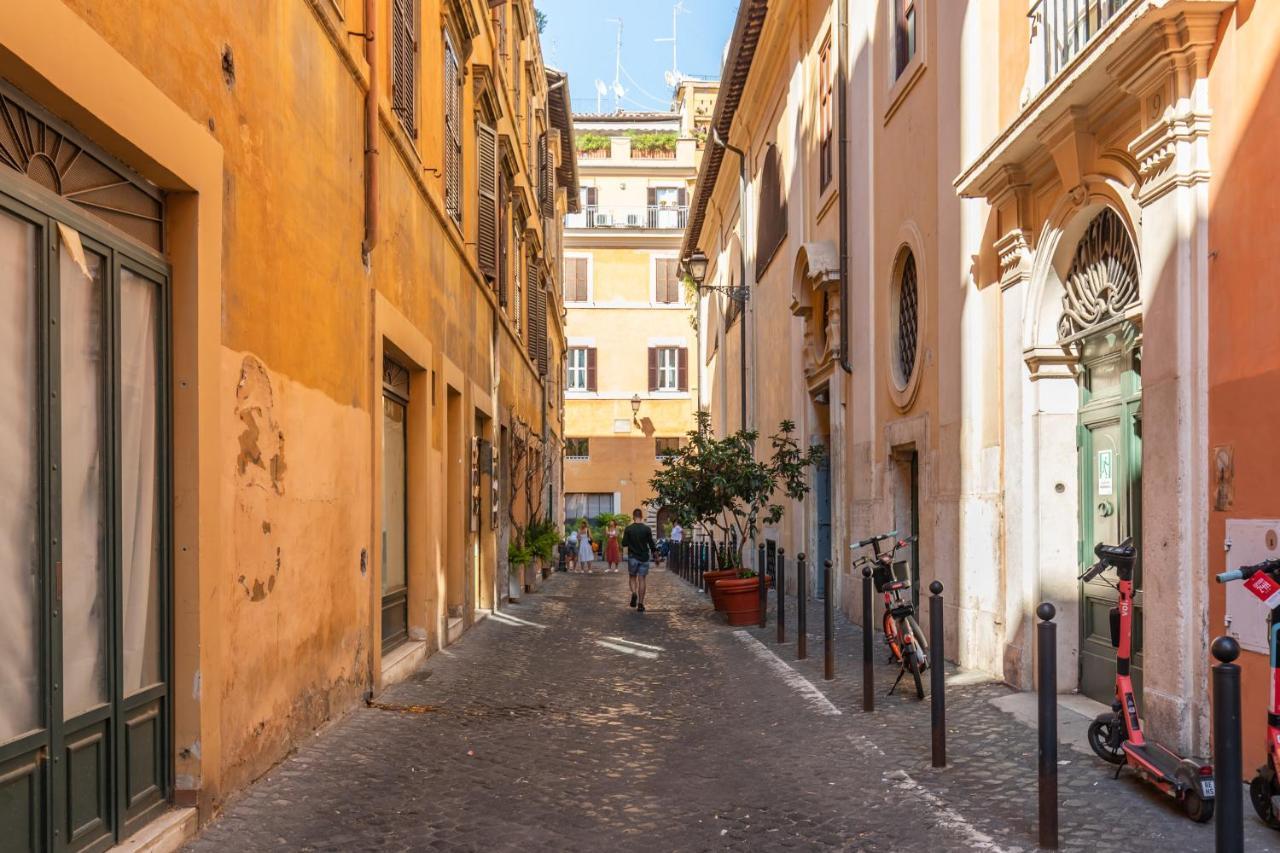 Cozy And Chic Near Campo De Fiori Apartment Rom