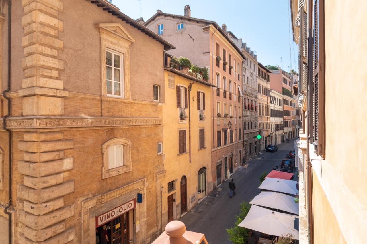 Cozy And Chic Near Campo De Fiori Apartment